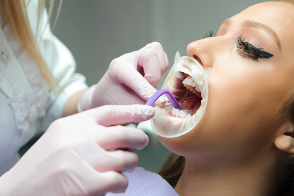 How A Restorative Dentist Can Help Give You A New Smile